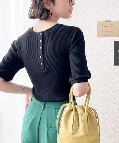 classicalelf(クラシカルエルフ)の「ベーシックがLOVE。2wayヘンリーネックリブトップス(Tシャツ/カットソー・レディース・ホワイト/ブラック/レッド/ブラック×ホワイト・SMALL/MEDIUM/LARGE/X-LARGE)」の1枚目の写真