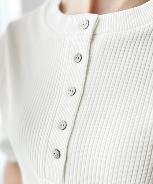 classicalelf(クラシカルエルフ)の「ベーシックがLOVE。2wayヘンリーネックリブトップス(Tシャツ/カットソー・レディース・ホワイト/ブラック/レッド/ブラック×ホワイト・SMALL/MEDIUM/LARGE/X-LARGE)」の16枚目の写真