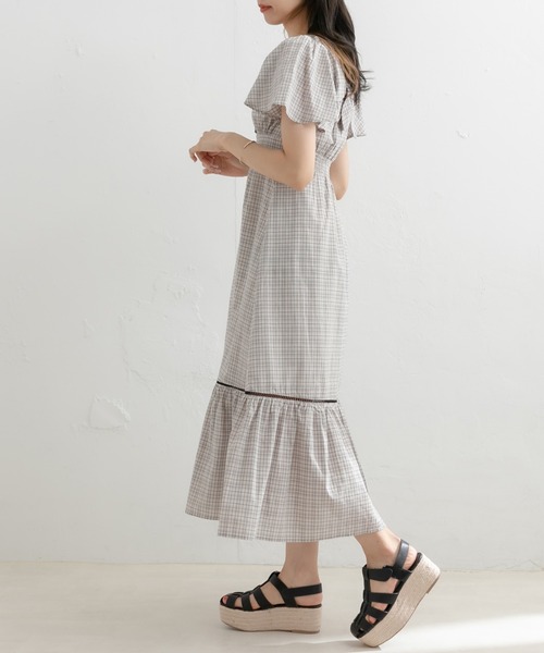 OLIVE des OLIVE（オリーブデオリーブ）の「背中見せワンピース（ワンピース・レディース・オフホワイト/ブラウン/ブラック/アイボリー・FREE）」の11枚目の写真