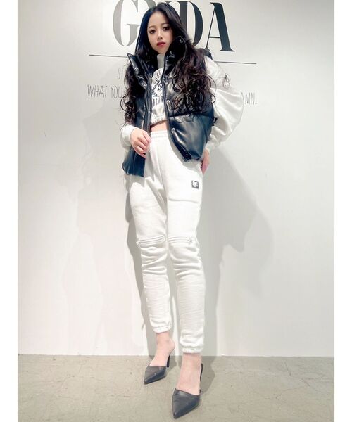 GYDA（ジェイダ）の「GYDA×DC KNEE ZIPスウェットパンツ（スウェットパンツ・レディース・ブラック/オフホワイト/ダークオレンジ・FREE）」の13枚目の写真