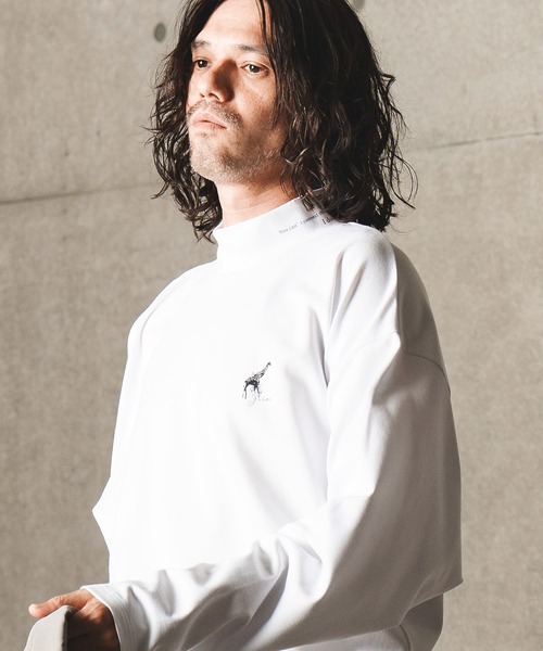 GLIMCLAP(グリムクラップ)の「mlt3945-Collar printed design mock-neck pullover モックネックカットソー(Tシャツ/カットソー・メンズ・ホワイト/ブラック・M/S/L)」の2枚目の写真