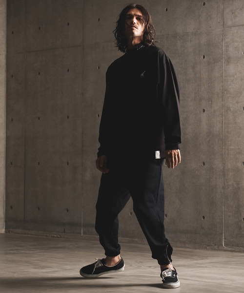 GLIMCLAP(グリムクラップ)の「mlt3945-Collar printed design mock-neck pullover モックネックカットソー(Tシャツ/カットソー・メンズ・ホワイト/ブラック・M/S/L)」の3枚目の写真