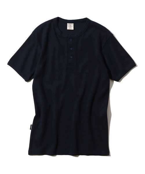 AVIREX(アヴィレックス)の「【DAILY】半袖 へンリーネック Tシャツ/HENLEY NECK-T-SHIRT(Tシャツ/カットソー・メンズ・ホワイト/ブラック/グレー/その他11/チャコール/オリーブ系・S/M/L/XL/XS)」の6枚目の写真