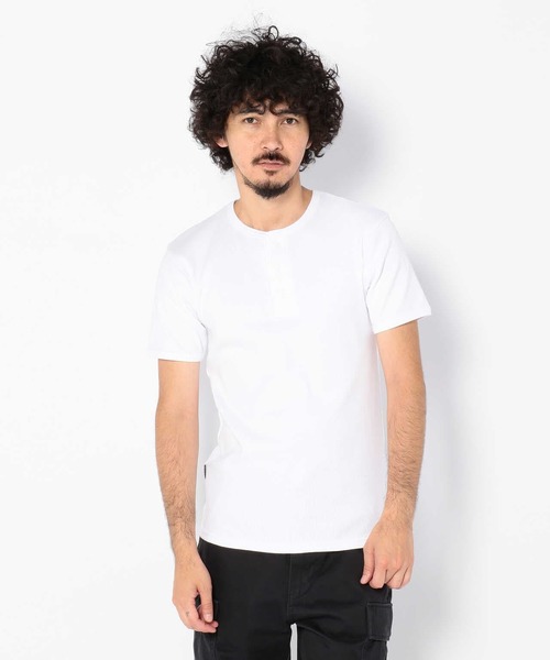 AVIREX(アヴィレックス)の「【DAILY】半袖 へンリーネック Tシャツ/HENLEY NECK-T-SHIRT(Tシャツ/カットソー・メンズ・ホワイト/ブラック/グレー/その他11/チャコール/オリーブ系・S/M/L/XL/XS)」の19枚目の写真