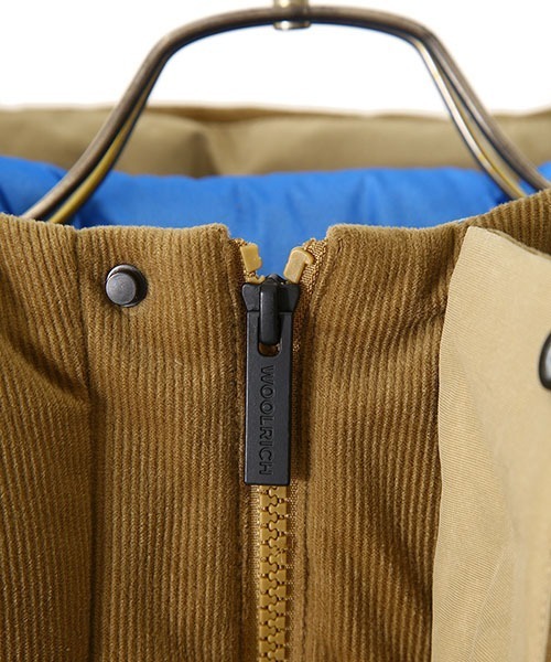 WOOLRICH（ウールリッチ）の「WOOLRICH / ウールリッチ：【レディース】CORDUROY PUFFY DOWN VEST：WJVE0006[DEA]（ダウンベスト・レディース・ベージュ・L）」の5枚目の写真