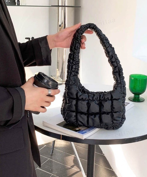 セール 22 Aw 秋冬 レディース ショルダーバッグ バブルキルティングバッグ ショルダーバッグ ミニ ショルダーバッグ Dalfwin ダールフィン のファッション通販 Zozotown