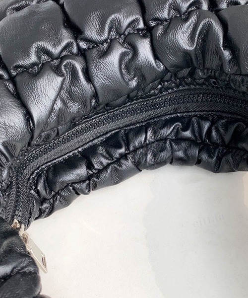 Dalfwin(ダールフィン)の「バブルキルティングショルダーバッグ(ショルダーバッグ・レディース・ブラック/ブラウン/シルバー・ONE SIZE)」の5枚目の写真