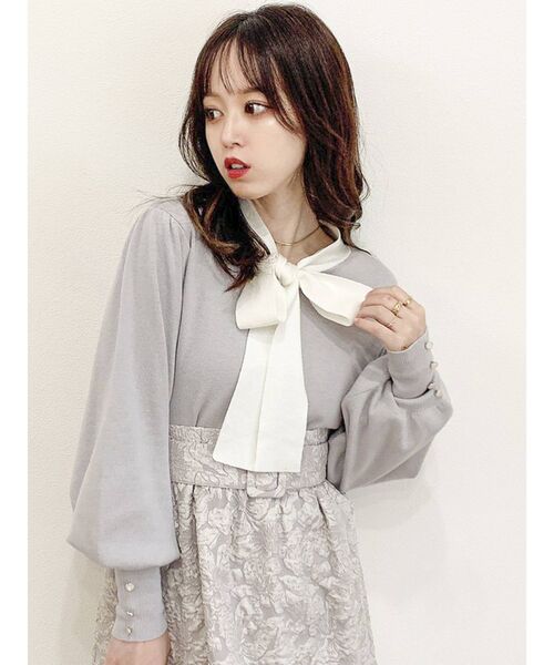 dazzlin（ダズリン）の「ボウタイボリュームニットトップス（ニット/セーター・レディース・ブラック/ベージュ/グレー/オフホワイト・FREE）」の5枚目の写真