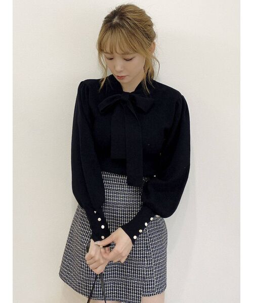 dazzlin（ダズリン）の「ボウタイボリュームニットトップス（ニット/セーター・レディース・ブラック/ベージュ/グレー/オフホワイト・FREE）」の11枚目の写真