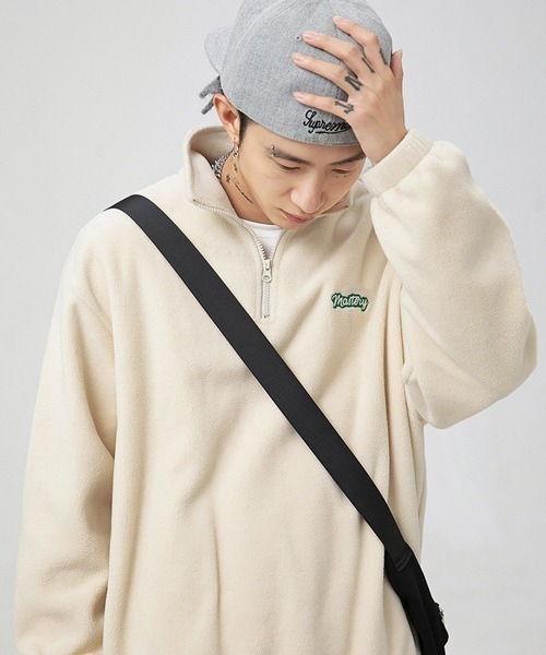 Ressaca(レサーカ)の「ワンポイントロゴ刺繍 フリースハーフジッププルオーバー(スウェット・メンズ・ブラック/チャコールグレー/ホワイト・S/M/L/XL)」の2枚目の写真