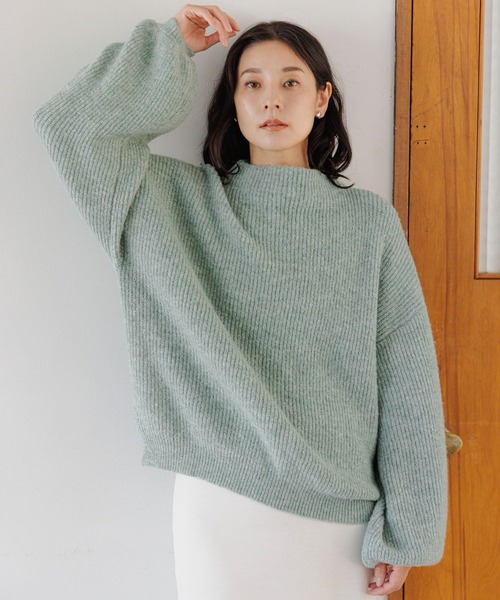 LEPSIM(レプシィム)の「5ゲージソデボリュームニットプルオーバー 125404(ニット/セーター・レディース・モカ/グリーン/レッド/パープル・FREE)」の3枚目の写真