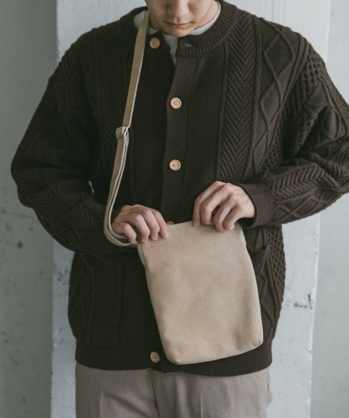 URBAN RESEARCH DOORS(アーバンリサーチドアーズ)の「スエードショルダーバッグ(ショルダーバッグ・メンズ・ブラック/ベージュ/ブラウン系その他・-)」の16枚目の写真