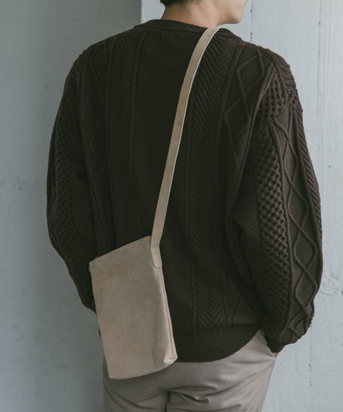 URBAN RESEARCH DOORS(アーバンリサーチドアーズ)の「スエードショルダーバッグ(ショルダーバッグ・メンズ・ブラック/ベージュ/ブラウン系その他・-)」の6枚目の写真
