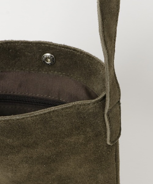 URBAN RESEARCH DOORS(アーバンリサーチドアーズ)の「スエードショルダーバッグ(ショルダーバッグ・メンズ・ブラック/ベージュ/ブラウン系その他・-)」の10枚目の写真