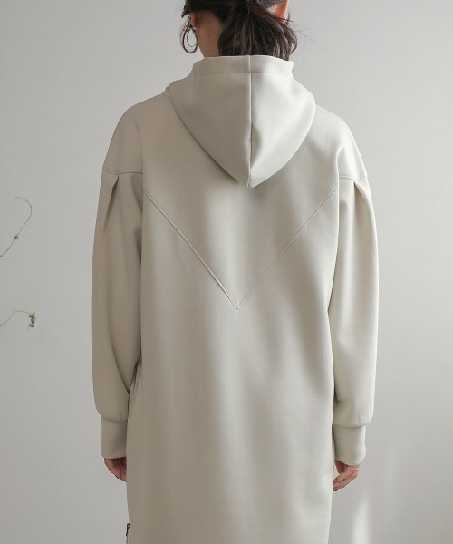 Bou Jeloud(ブージュルード)の「袖タックハンサムスリットZIPワンピース(ワンピース・レディース・アイボリー/ブルー/チャコールグレー・FREE)」の14枚目の写真