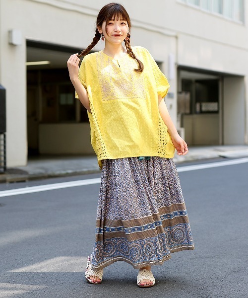 チチカカ(チチカカ)の「エコフレンドリー コットンxラクナウ刺繍プルオーバー(Tシャツ/カットソー・レディース・アイボリー/キャメル/イエロー・FREE)」の5枚目の写真