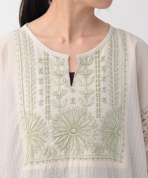 チチカカ(チチカカ)の「エコフレンドリー コットンxラクナウ刺繍プルオーバー(Tシャツ/カットソー・レディース・アイボリー/キャメル/イエロー・FREE)」の12枚目の写真