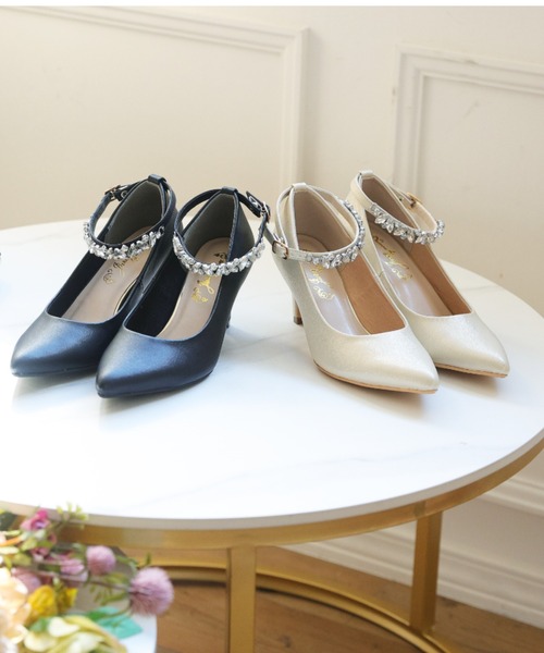 jurer（ジュレ）の「3WAYポインテッドトゥビジューストラップパンプス（パンプス・レディース・ブラック/ゴールド・S/M/L/LL）」の19枚目の写真