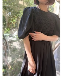 emmi（エミ）の「【emmi atelier】スモッキングデザインワンピース 