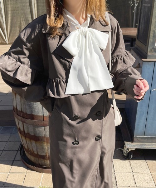 apres jour（アプレジュール）の「フリルトレンチコート【ZOZOTOWN限定アイテム】（トレンチコート・レディース・チャコールグレー/モカ/ライトベージュ・フリー/X-LARGE）」の6枚目の写真