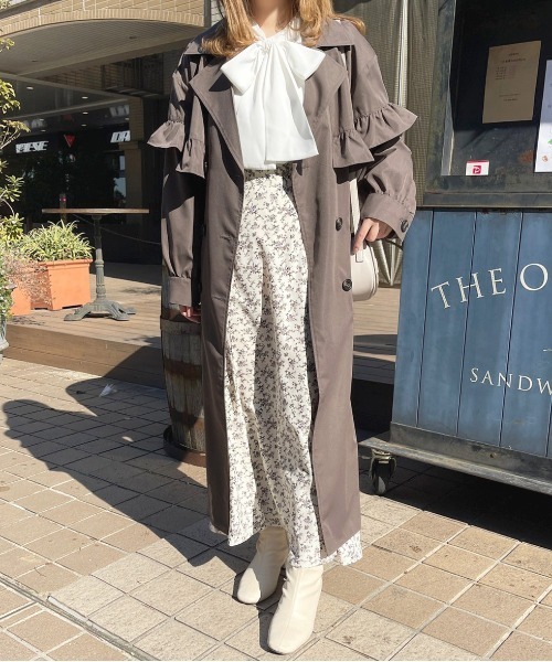 apres jour（アプレジュール）の「フリルトレンチコート【ZOZOTOWN限定アイテム】（トレンチコート・レディース・チャコールグレー/モカ/ライトベージュ・フリー/X-LARGE）」の8枚目の写真