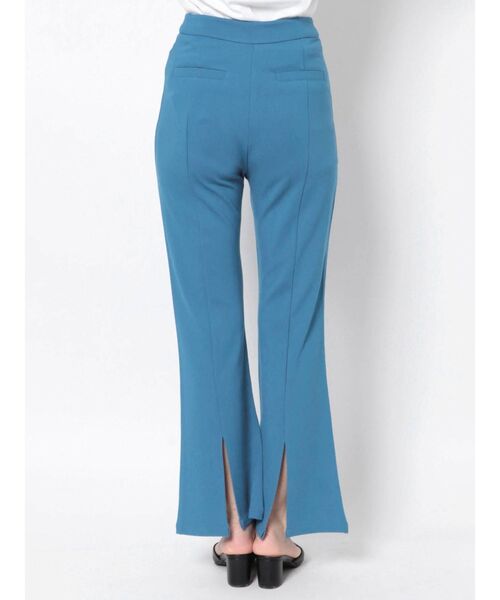 MURUA（ムルーア）の「スムースフィットフレアパンツ（スウェットパンツ・レディース・ブラック/イエロー/ブルー・1/2）」の14枚目の写真