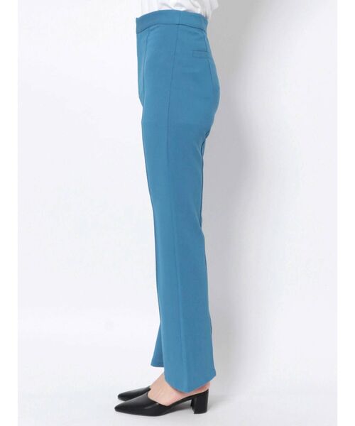 MURUA（ムルーア）の「スムースフィットフレアパンツ（スウェットパンツ・レディース・ブラック/イエロー/ブルー・1/2）」の15枚目の写真