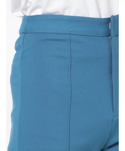 MURUA（ムルーア）の「スムースフィットフレアパンツ（スウェットパンツ・レディース・ブラック/イエロー/ブルー・1/2）」の17枚目の写真