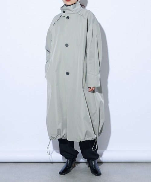 Lui's（ルイス）の「スタンドカラーバルーンコート（ステンカラーコート・レディース・ライトカーキ/ブラック・FREE）」の4枚目の写真