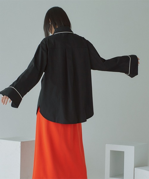 miette（ミエット）の「スリットスリーブパイピングシャツ（シャツ/ブラウス・レディース・オフホワイト/ブラック・FREE）」の7枚目の写真