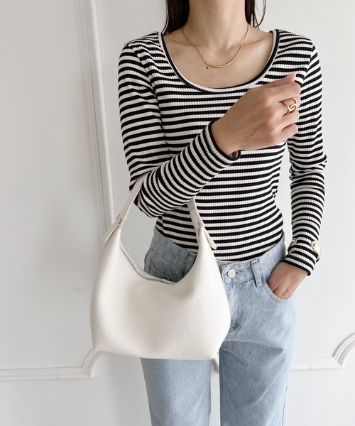 MYMOOD.（マイムード）の「合成皮革 ワンハンドルバッグ（ハンドバッグ・レディース・ホワイト/グリーン/ブラック/シルバー/アイボリー/グレイッシュベージュ/ブラウン・FREE）」の17枚目の写真