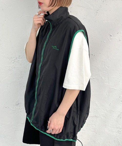 apres jour mignon(アプレジュールミニョン)の「ナイロン配色ベスト【ZOZOTOWN限定アイテム】(ベスト・レディース・ブラック/オフホワイト/ネイビー・X-LARGE/フリー)」の12枚目の写真
