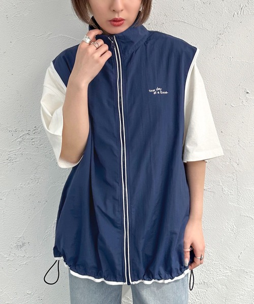 apres jour mignon(アプレジュールミニョン)の「ナイロン配色ベスト【ZOZOTOWN限定アイテム】(ベスト・レディース・ブラック/オフホワイト/ネイビー・X-LARGE/フリー)」の19枚目の写真