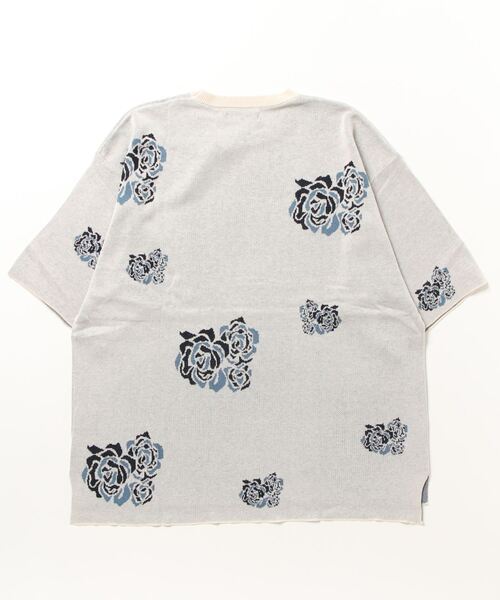 ANPAS（アンパス）の「Gradation ＆ Flower Pattern Oversized Double Jacquard Knit Pullover/グラデーション＆花柄 オーバーサイズ ダブルジャガード 5分袖 ニットプルオーバー（ニット/セーター・メンズ・ブラック系その他2/ブルー系その他/ベージュ系その他/ブラック系その他/グレー系その他/ブルー系その他2/ホワイト系その他/グレー系その他2・L/M）」の12枚目の写真