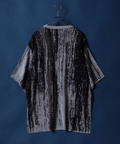 ANPAS（アンパス）の「Gradation ＆ Flower Pattern Oversized Double Jacquard Knit Pullover/グラデーション＆花柄 オーバーサイズ ダブルジャガード 5分袖 ニットプルオーバー（ニット/セーター・メンズ・ブラック系その他2/ブルー系その他/ベージュ系その他/ブラック系その他/グレー系その他/ブルー系その他2/ホワイト系その他/グレー系その他2・L/M）」の20枚目の写真