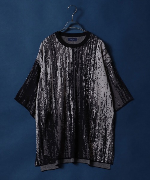 ANPAS（アンパス）の「Gradation ＆ Flower Pattern Oversized Double Jacquard Knit Pullover/グラデーション＆花柄 オーバーサイズ ダブルジャガード 5分袖 ニットプルオーバー（ニット/セーター・メンズ・ブラック系その他2/ブルー系その他/ベージュ系その他/ブラック系その他/グレー系その他/ブルー系その他2/ホワイト系その他/グレー系その他2・L/M）」の15枚目の写真