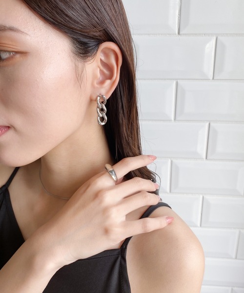 thank U more(サンキューモア)の「【サージカルステンレス】3連チェーンモチーフピアス(ピアス(両耳用)・レディース・ゴールド/シルバー・FREE)」の4枚目の写真