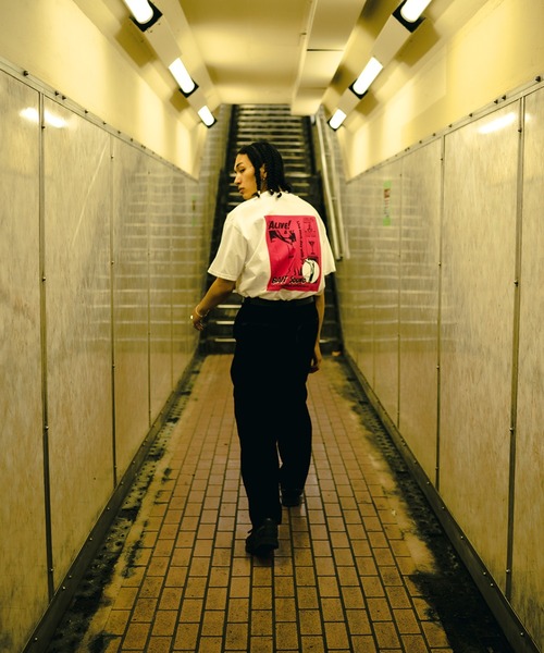 BAIT(ベイト)の「BAIT バックプリント 半袖Tシャツ/ポスター 235-BAT-TEE-006(Tシャツ/カットソー・メンズ・ホワイト/グレー/ブルー・LARGE/X-LARGE/MEDIUM)」の9枚目の写真