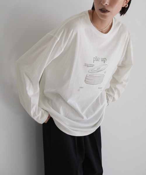 select MOCA(セレクトモカ)の「Pile up ロゴプリントロンT(Tシャツ/カットソー・レディース・オフホワイト/スミクロ/スモークピンク/ライトカーキ・FREE)」の1枚目の写真