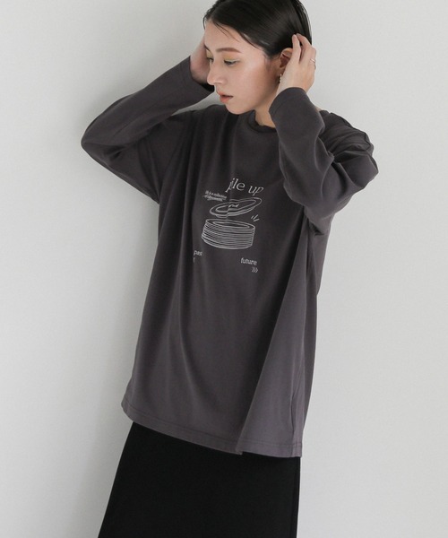 select MOCA(セレクトモカ)の「Pile up ロゴプリントロンT(Tシャツ/カットソー・レディース・オフホワイト/スミクロ/スモークピンク/ライトカーキ・FREE)」の16枚目の写真
