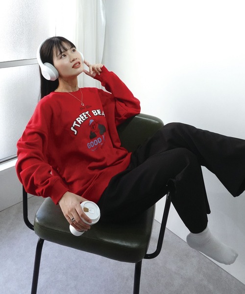 CORNERS（コーナーズ）の「STREET BEAR プリントトレーナー（スウェット・レディース・オートミール/ブラック/グリーン/レッド/ターコイズブルー・FREE）」の5枚目の写真