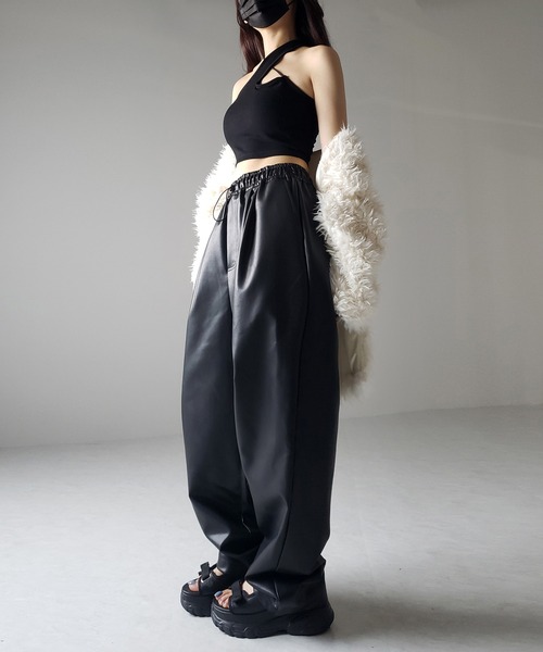 me+em select（ミームセレクト）の「※※【 ４size／２color 】ドロストフェイクレザーボリュームワイドパンツ（その他パンツ・レディース・アイボリー/ブラック・X-LARGE/LARGE/MEDIUM/SMALL）」の18枚目の写真