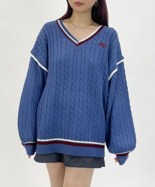 179/WG（イチナナキュウダブルジー）の「配色ラインケーブルニットチュニック（ニット/セーター・レディース・オフホワイト/ブルー/チャコールグレー・FREE）」の3枚目の写真