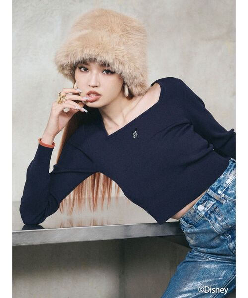 Disney（ディズニー）の「10周年記念【Disney】Mickeyショートニットトップス（ニット/セーター・レディース・ネイビー/ホワイト/ブラック・FREE）」の4枚目の写真