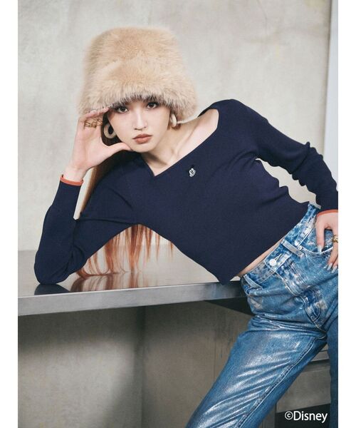 Disney（ディズニー）の「10周年記念【Disney】Mickeyショートニットトップス（ニット/セーター・レディース・ネイビー/ホワイト/ブラック・FREE）」の5枚目の写真