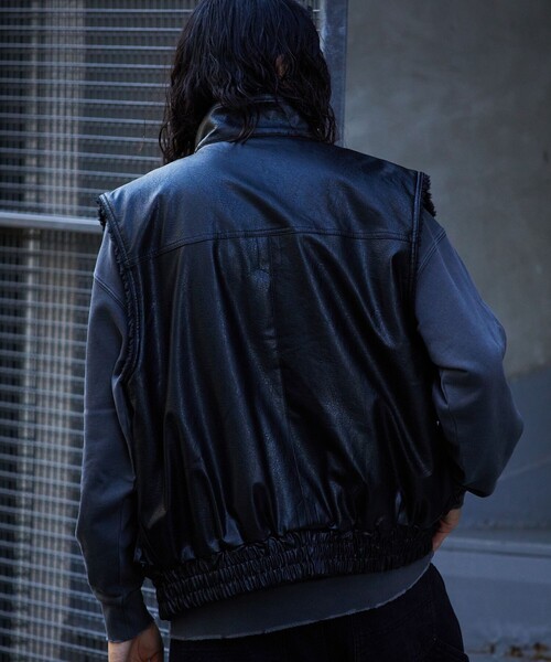 FREAK'S STORE(フリークスストア)の「FREAK’S STORE/フリークスストア フェイクレザーボアベスト/合皮(ベスト・メンズ・ブラック・MEDIUM/LARGE)」の22枚目の写真