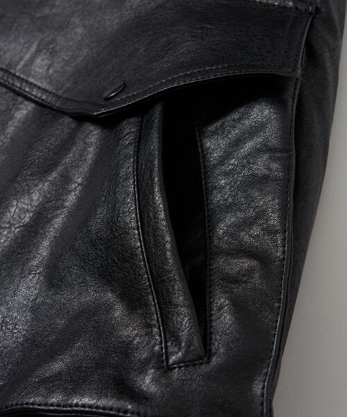 FREAK'S STORE(フリークスストア)の「FREAK’S STORE/フリークスストア フェイクレザーボアベスト/合皮(ベスト・メンズ・ブラック・MEDIUM/LARGE)」の9枚目の写真