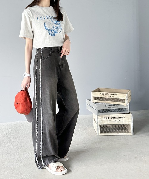 Java（ジャバ）の「《JaVaジャバコラボ》一瞬でシルエットもキマル！ 配色 × フリンジデザイン。 綿100% サイド フリンジ ワイドルーズ オーバーサイズ デニムパンツ（デニムパンツ・レディース・ワンウォッシュ/ブラック/ブルー/その他1・SMALL/LARGE/MEDIUM/X-LARGE）」の15枚目の写真