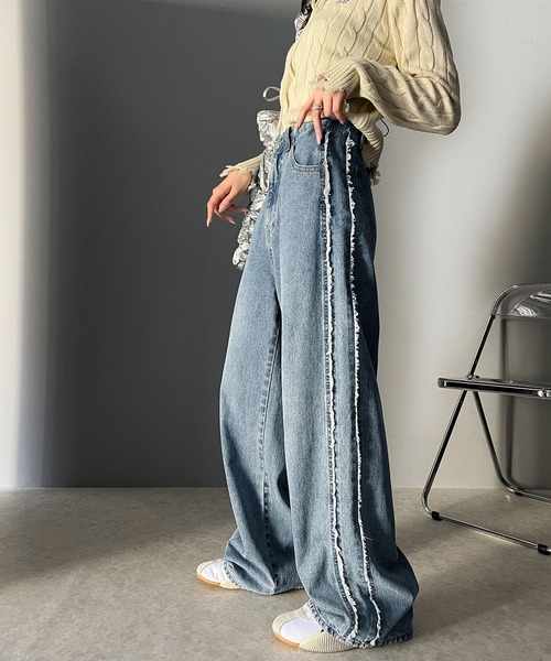 Java（ジャバ）の「《JaVaジャバコラボ》一瞬でシルエットもキマル！ 配色 × フリンジデザイン。 綿100% サイド フリンジ ワイドルーズ オーバーサイズ デニムパンツ（デニムパンツ・レディース・ワンウォッシュ/ブラック/ブルー/その他1・SMALL/LARGE/MEDIUM/X-LARGE）」の18枚目の写真