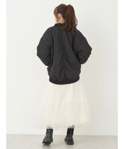 earth music&ecology(アースミュージックアンドエコロジー)の「リバーシブルMA-1(MA-1・レディース・アイボリー/ブラック/カーキ・M/L)」の7枚目の写真